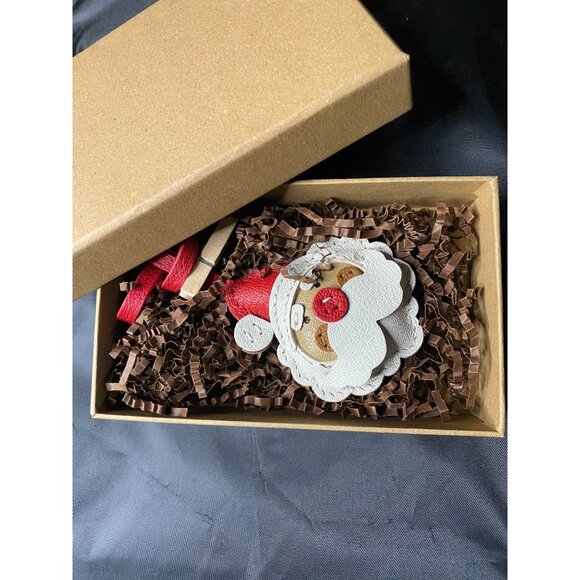Santa Claus Leather Keychain Ornament With Gift Box - Picture 1 of 1